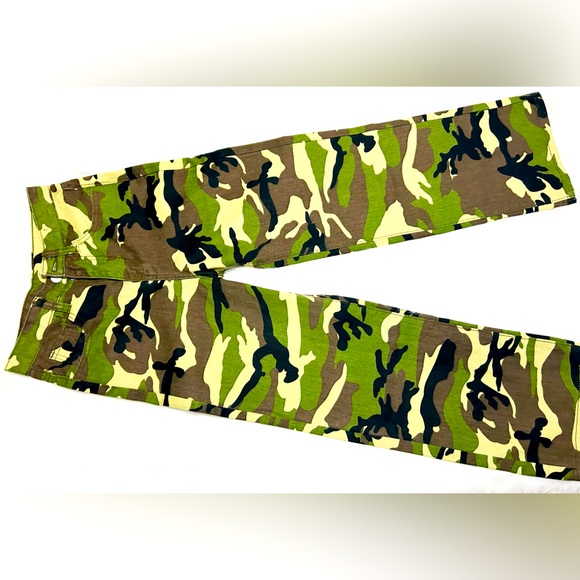 SHEIN Other - Girl’s Camouflage Jeans